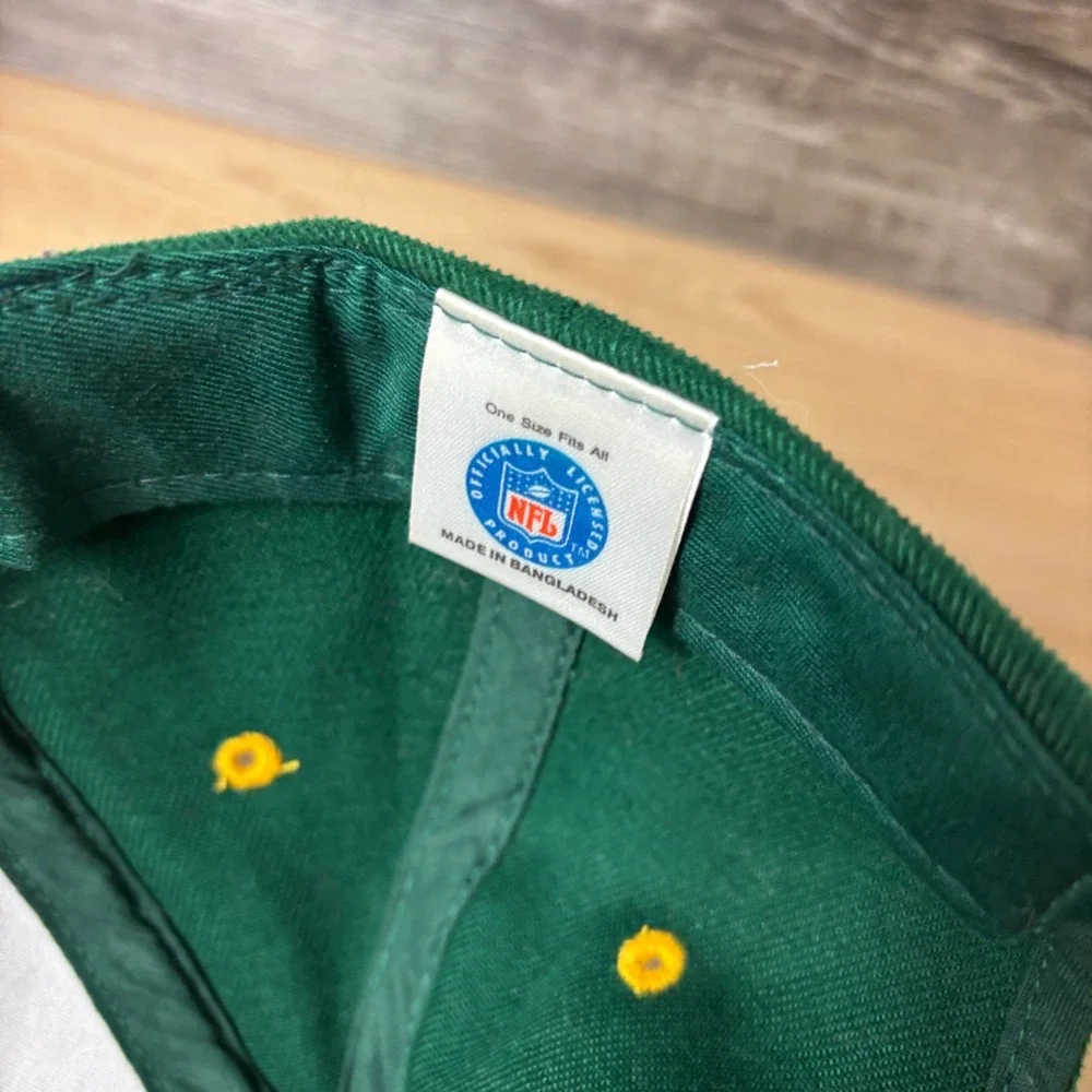 Vintage Green Bay Packers Hat Cap Snap Back NFL Football Green Logo Athletic